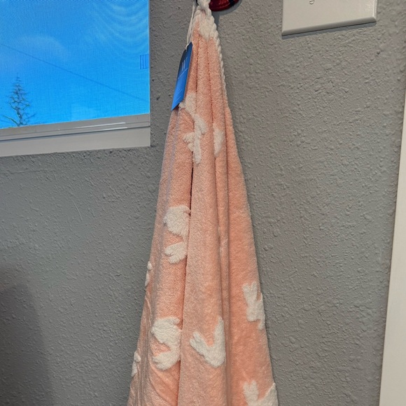 Chenille Baby Blanket Pink with White Bunnies 🐰 - Picture 4 of 5